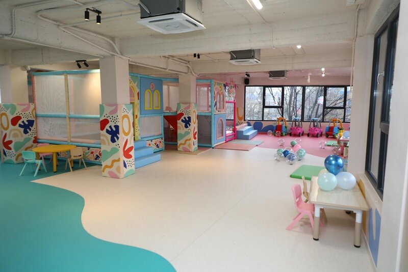 Lucrator comercial pentru loc de joaca sector 3, complex Bobocica